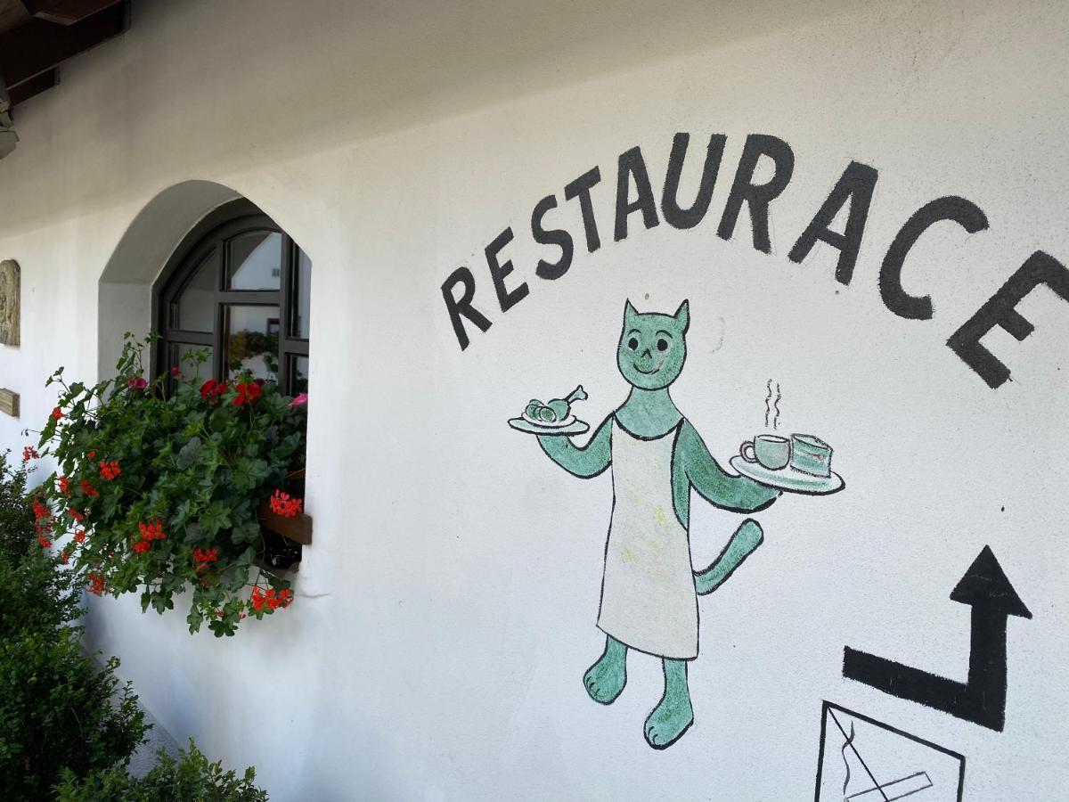 Hostinec U Pejska A Kocicky Марианске-Лазне Экстерьер фото