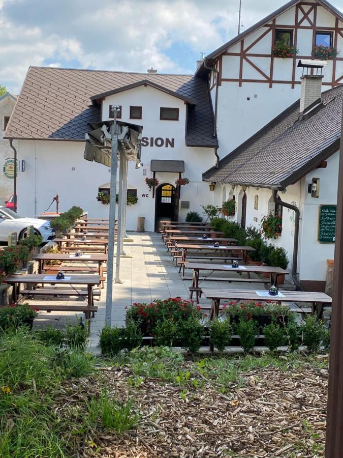 Hostinec U Pejska A Kocicky Марианске-Лазне Экстерьер фото