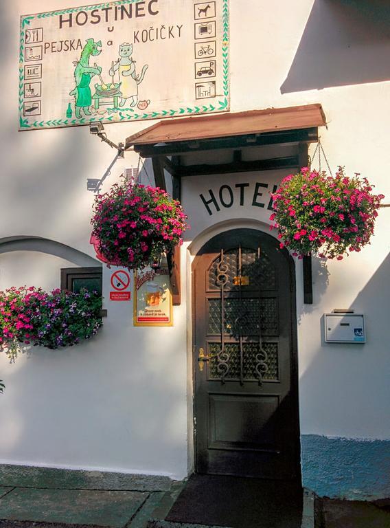 Hostinec U Pejska A Kocicky Марианске-Лазне Экстерьер фото