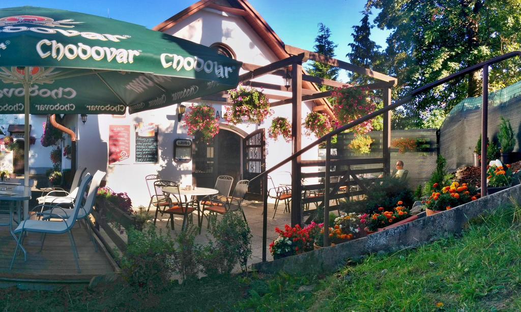 Hostinec U Pejska A Kocicky Марианске-Лазне Экстерьер фото